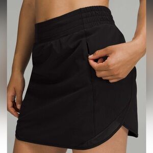 Lululemon skirt. Great condition. Rarely worn. Smoke free home. Size 8.